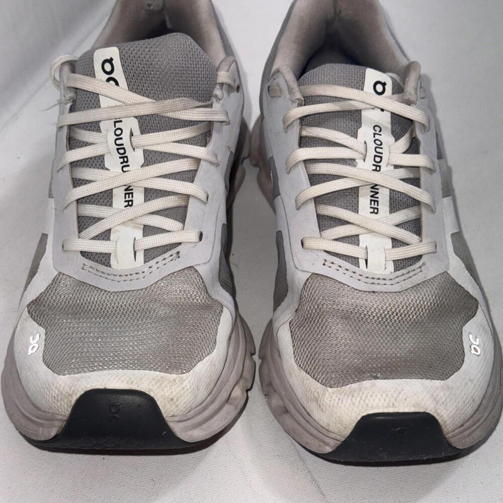 On Cloud Running Cloudrunner Athletic Running Gym… - image 4